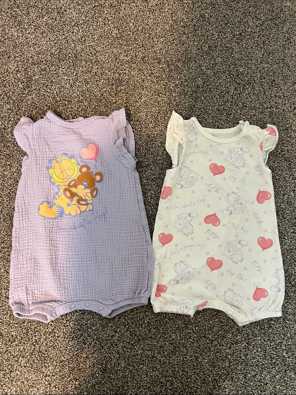 Hardly worn super soft Garfield graphic baby girl 12M romper outfit set!